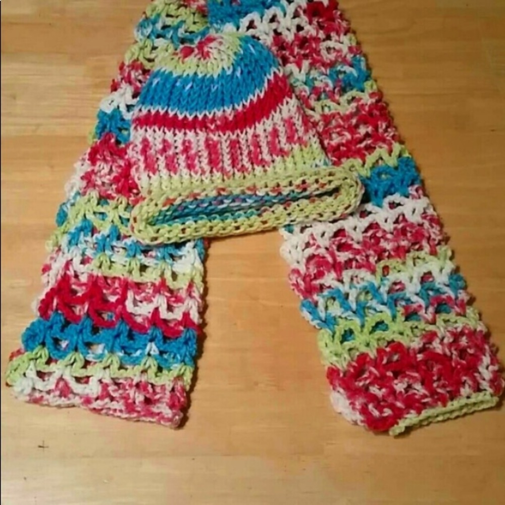 ❄️🎄Winter Rainbow Crocheted Hat & Scarf Set❄️🎄